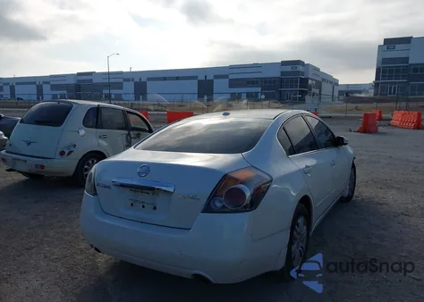 2011 Nissan Altima 2.5 S z USA, uszkodzony, nr VIN 1N4AL2AP0BN401241